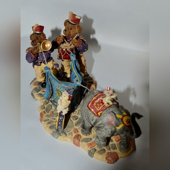 BOYDS BEARS - Boomer and Toot with Fifi, Squirt and Topper...Let the show Begin. - Picture 3 of 7